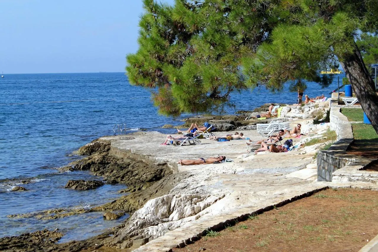 Apartments With A Parking Space Porec - 7154
