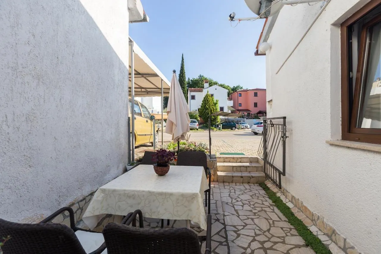 Apartments With A Parking Space Porec - 7154 Croatia