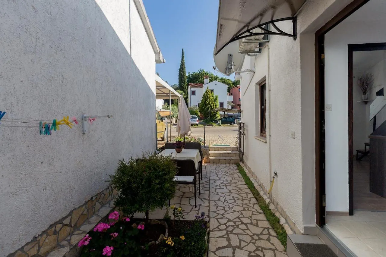 Apartments With A Parking Space Porec - 7154